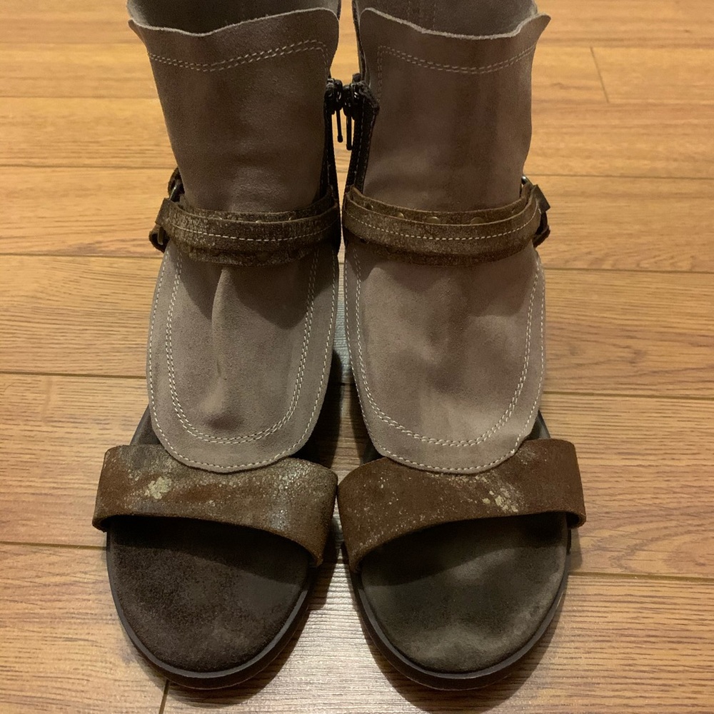 DibaTrue Distressed Suede Sandals